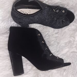 Open Toe Black Lace Up Vince Camuto Booties Size 38